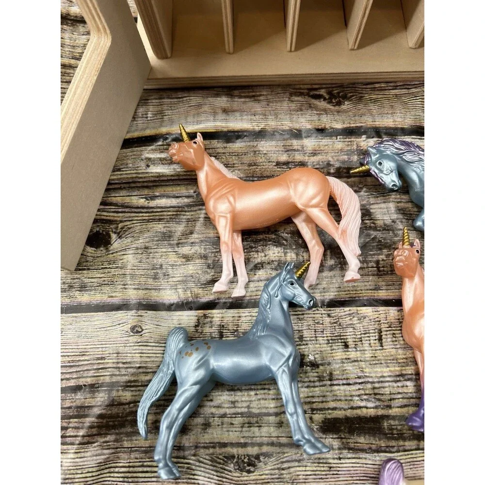 Breyer Unicorn Magic Wooden Carry Stable Playset with 6 Unicorns